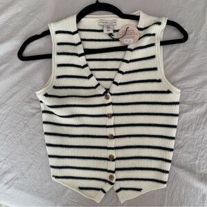 Sleeveless sweater top